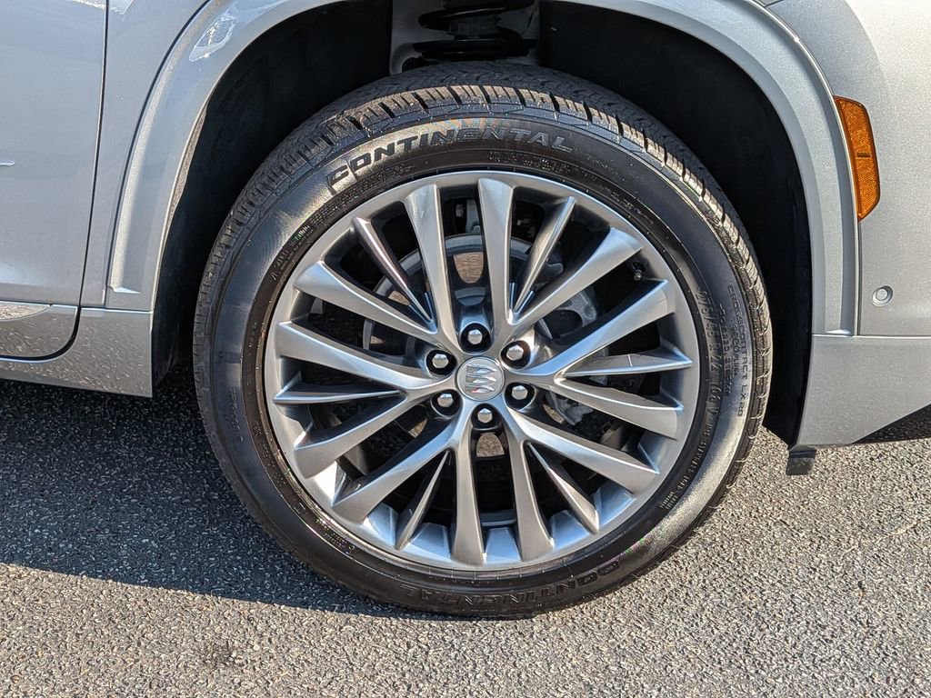 Used 2025 Buick Enclave Avenir w/ Super Cruise Package FWD image 11