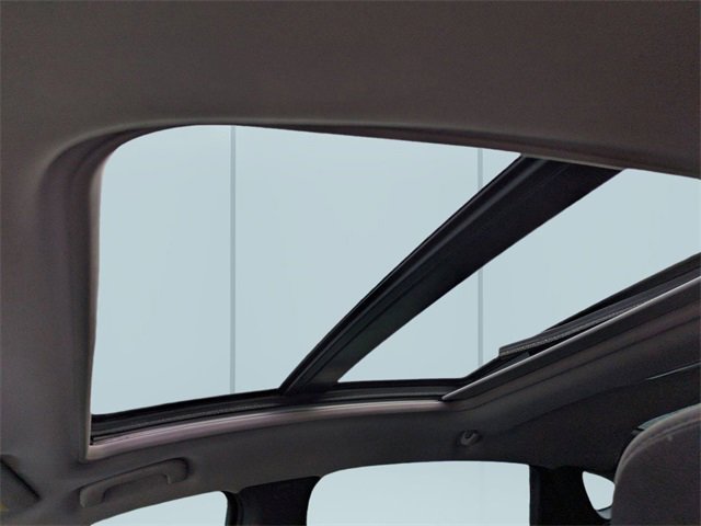 Used 2017 Chevrolet Malibu LT image 23