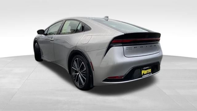 Used 2023 Toyota Prius XLE image 2