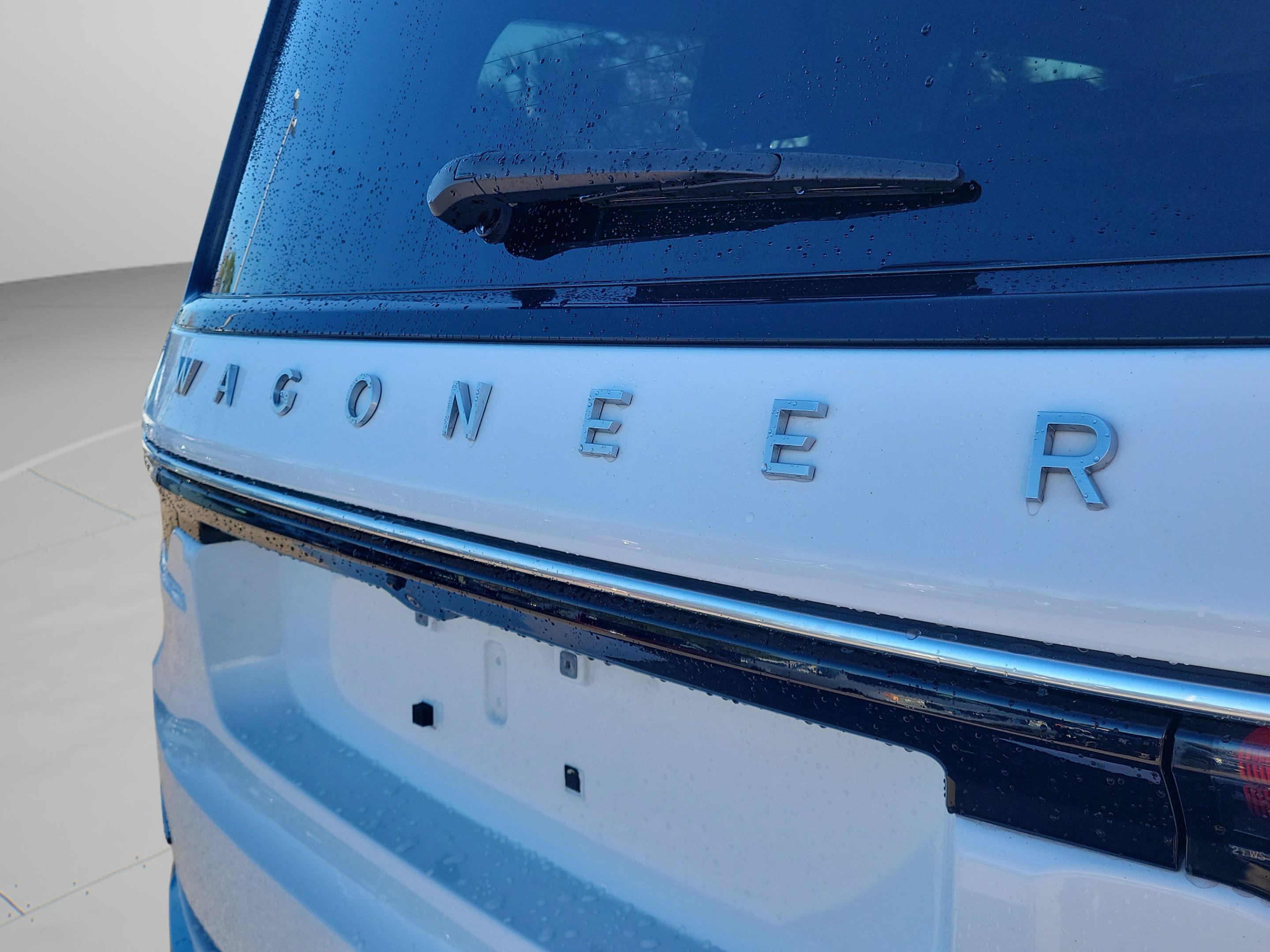 Used 2022 Jeep Wagoneer Series II AWD/4WD image 36