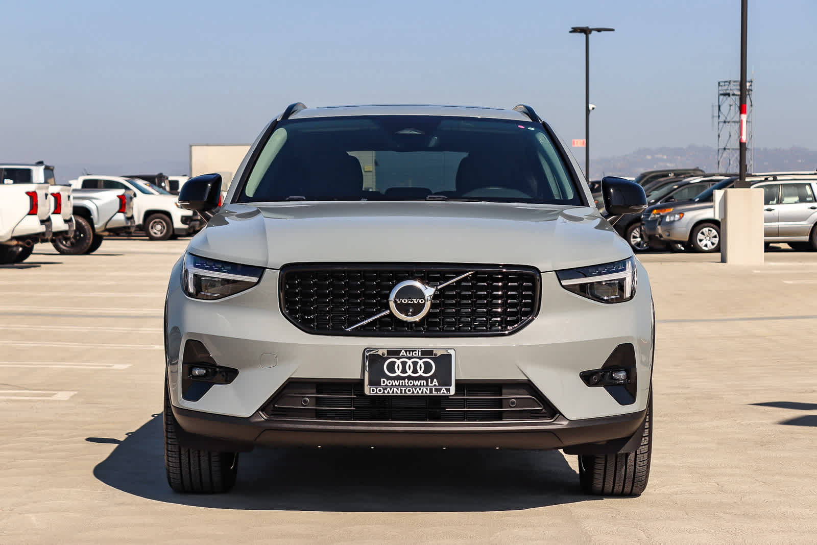 Used 2025 Volvo XC40 B5 Plus w/ Protection Package Premier AWD/4WD image 2