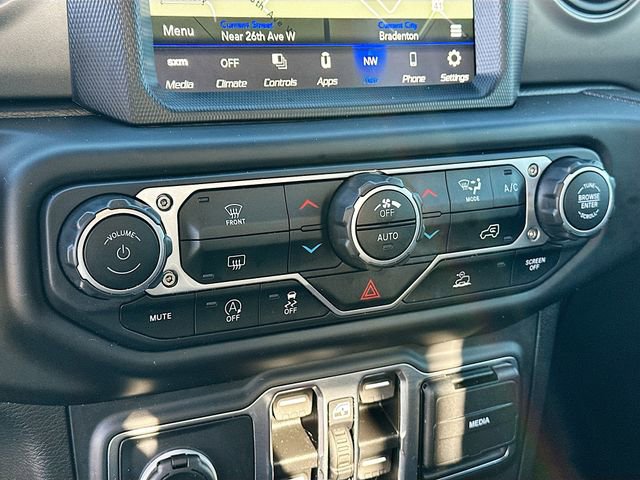 Used 2023 Jeep Gladiator Sport S image 16