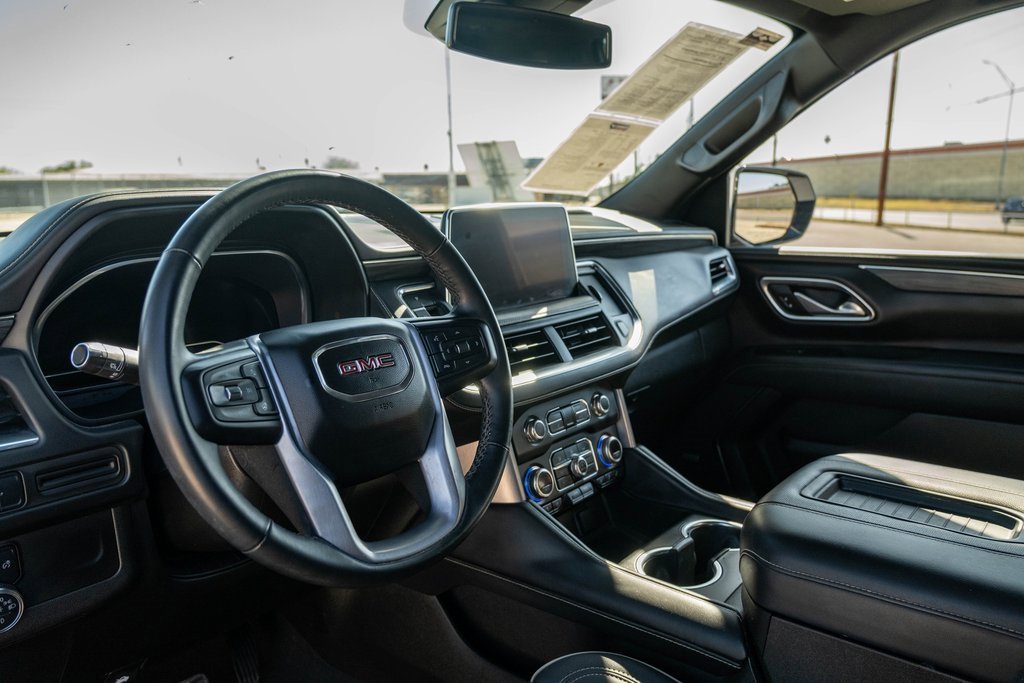Used 2023 GMC Yukon XL SLT w/ SLT Premium Package image 15