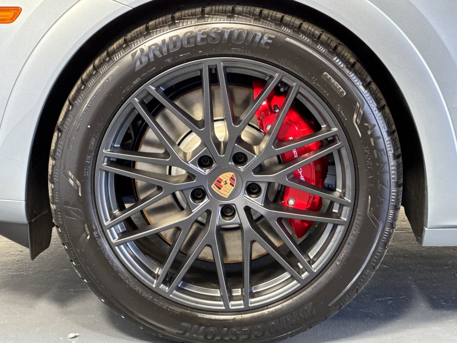 New 2026 Porsche Cayenne GTS image 31