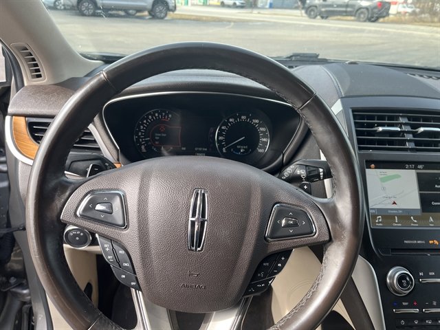 Used 2017 Lincoln MKC Select w/ Select Plus Package FWD image 24