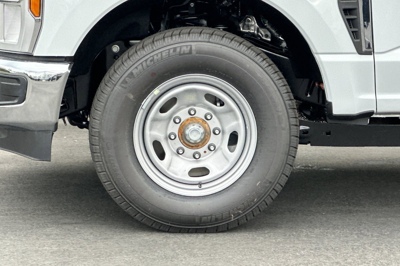 New 2026 Ford F250 XL w/ XL Chrome Package image 23