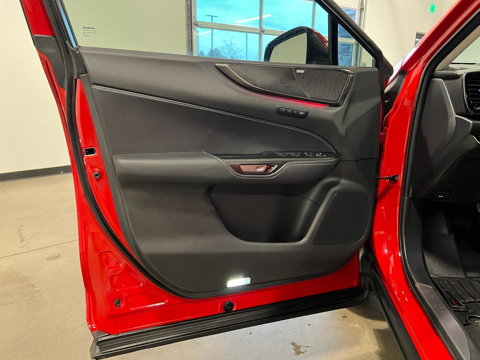 Used 2025 Lexus NX 300h NX 350h Luxury image 28