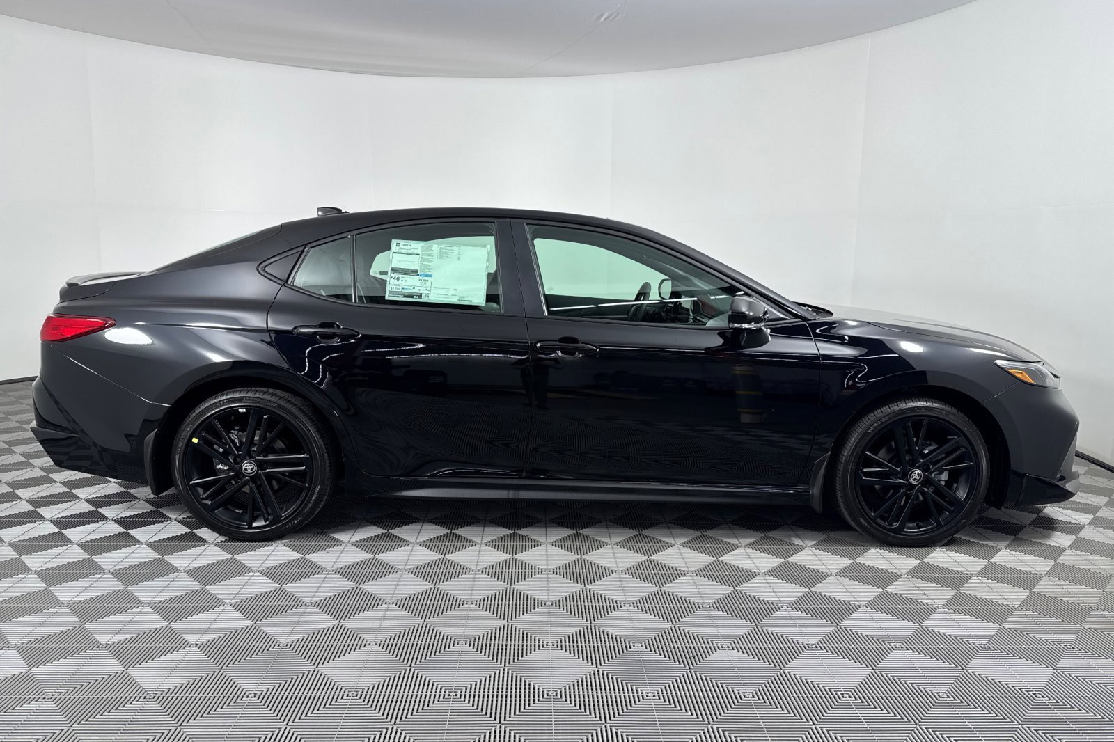 New 2026 Toyota Camry Hybrid image 3