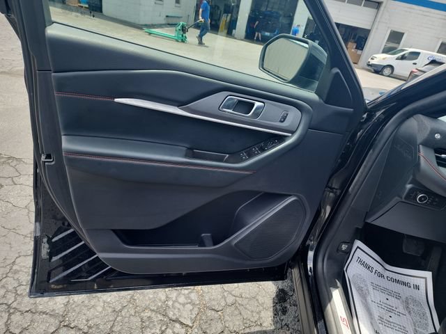 Used 2025 Ford Explorer ST-Line AWD/4WD image 10