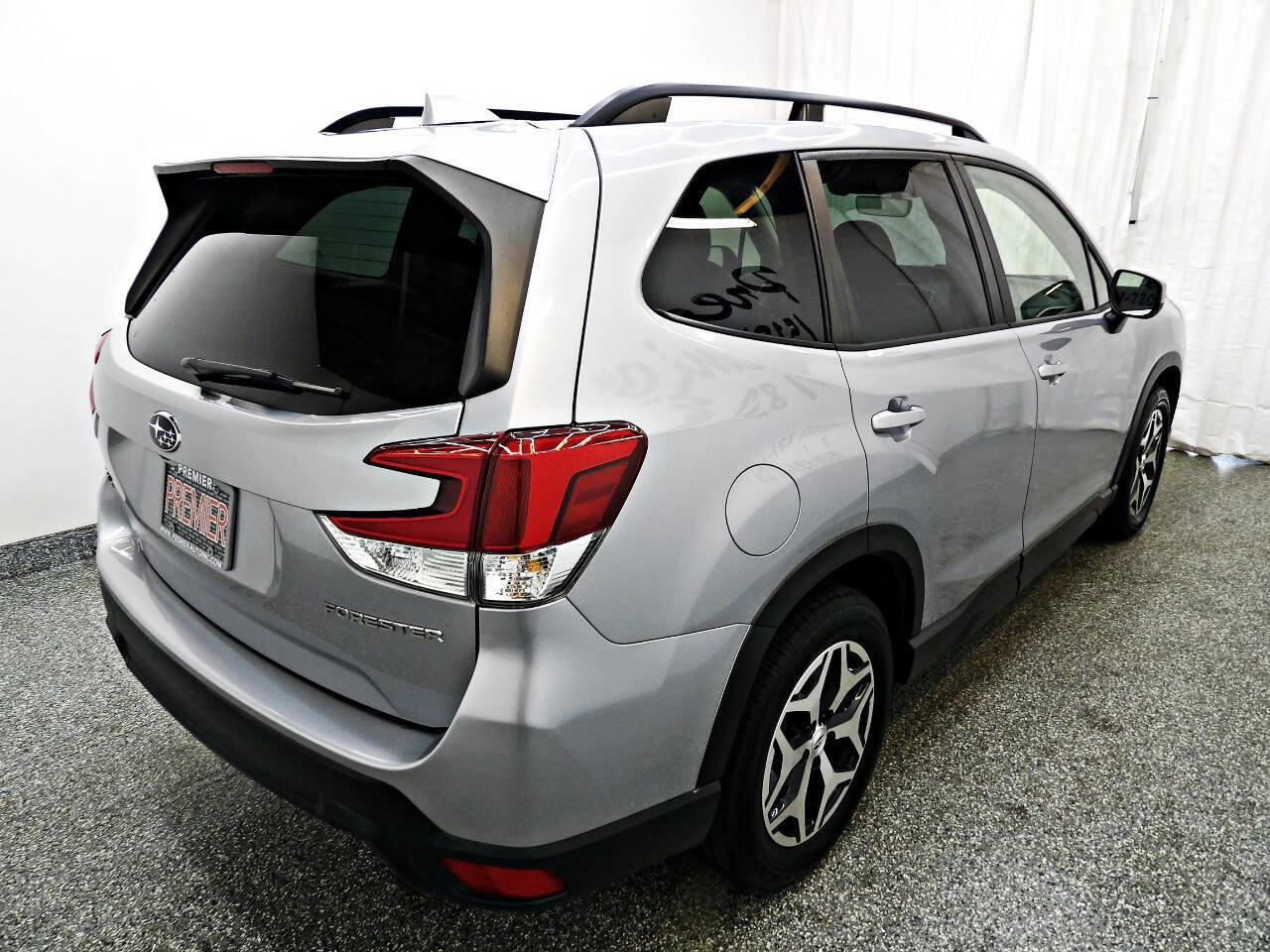 Used 2021 Subaru Forester Premium image 6
