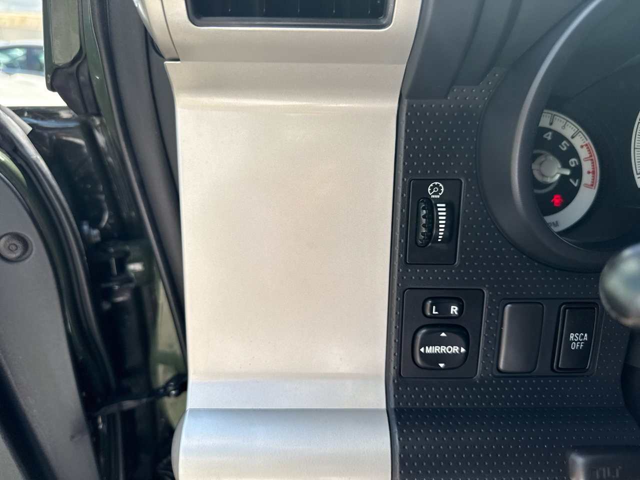 Used 2013 Toyota FJ Cruiser 2WD image 21