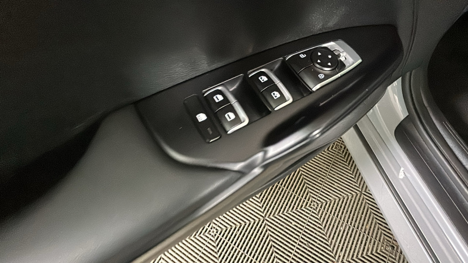 Used 2022 Kia K5 GT-Line FWD image 13
