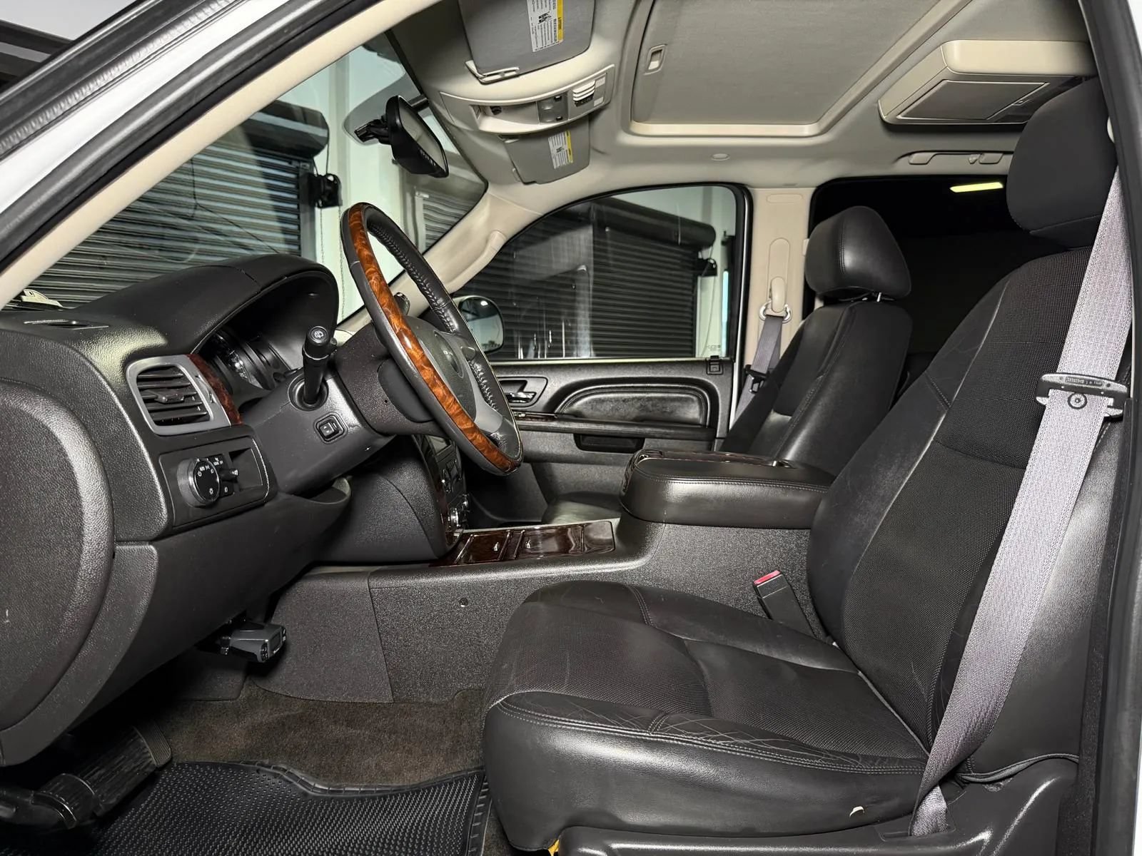 Used 2012 GMC Yukon XL Denali RWD image 32