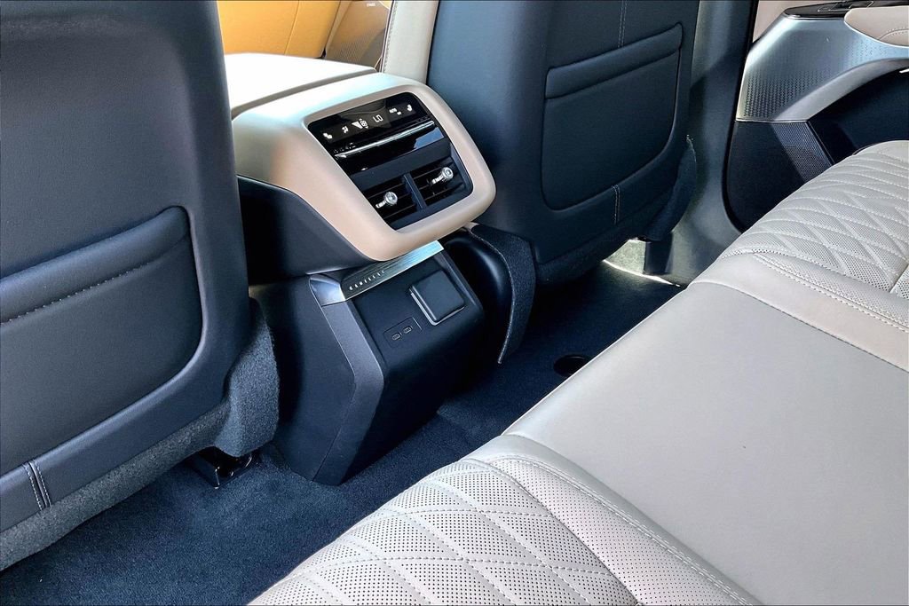 Certified 2024 Cadillac Lyriq Luxury w/ Nappa Leather Package image 10
