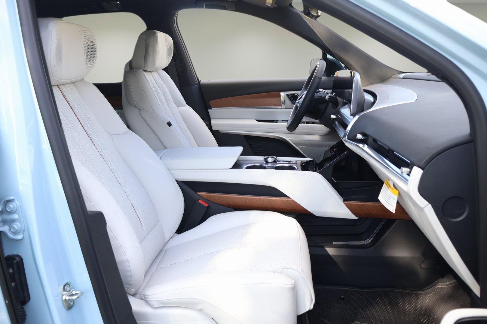 New 2026 Cadillac Vistiq Sport image 20