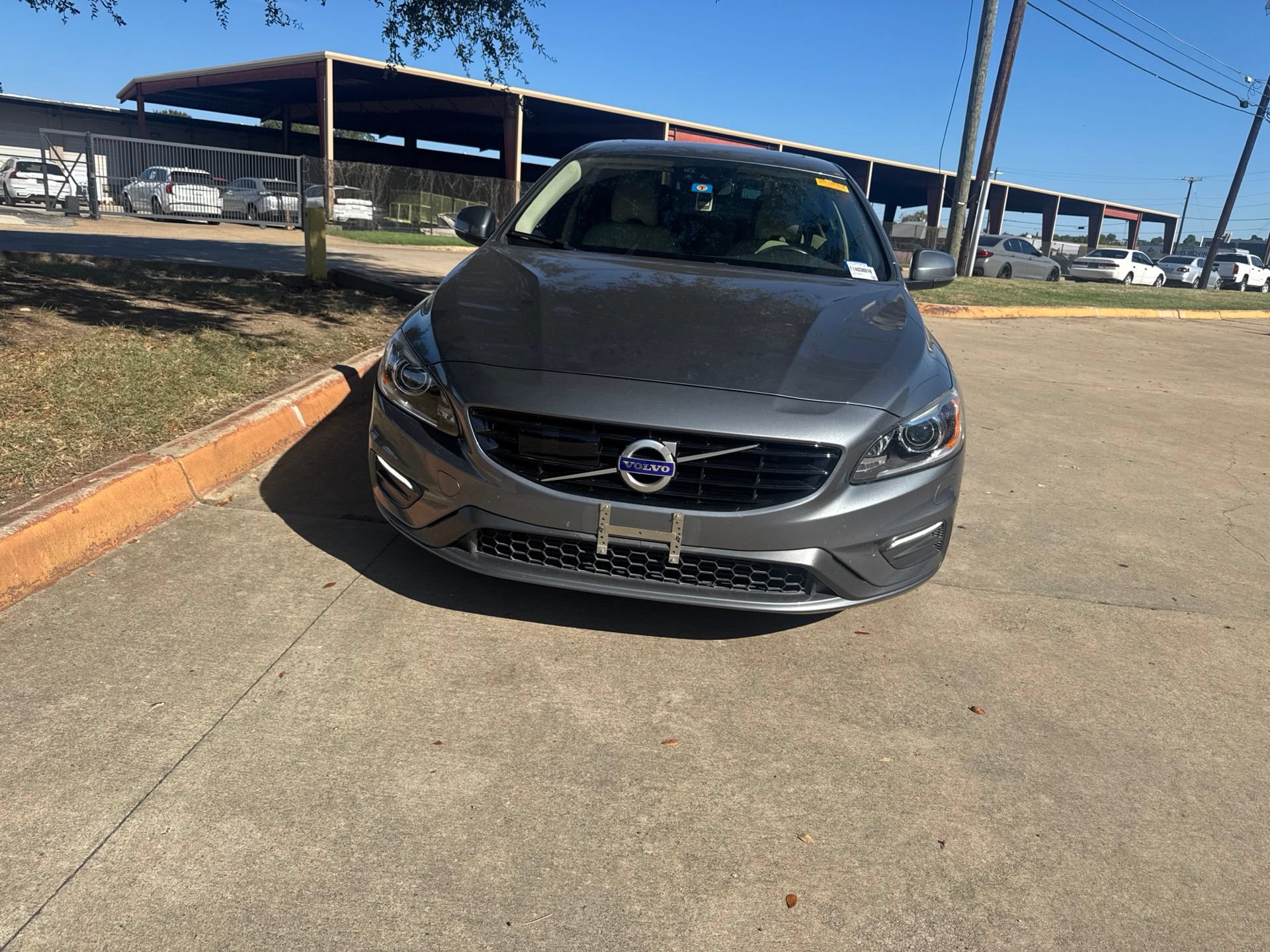 Used 2018 Volvo S60 T5 Dynamic w/ Vision Package FWD image 2