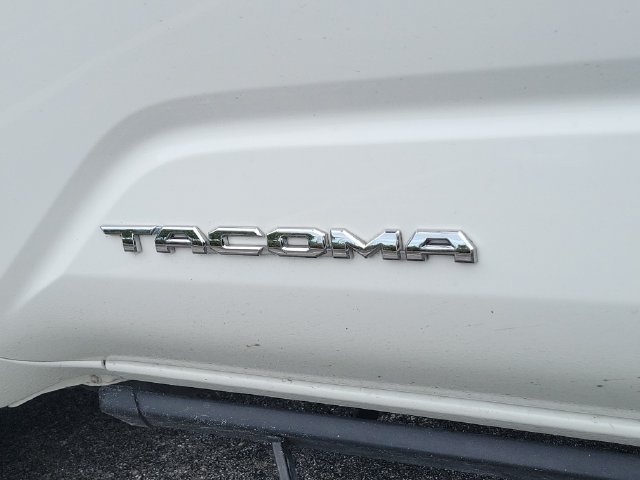 Used 2024 Toyota Tacoma SR5 w/ SR5 Upgrade Package AWD/4WD image 5