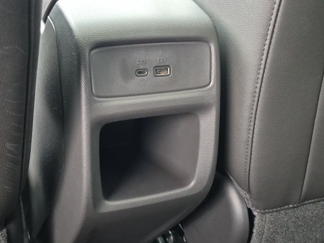New 2026 Chevrolet Trax RS w/ Sunroof Package FWD image 22