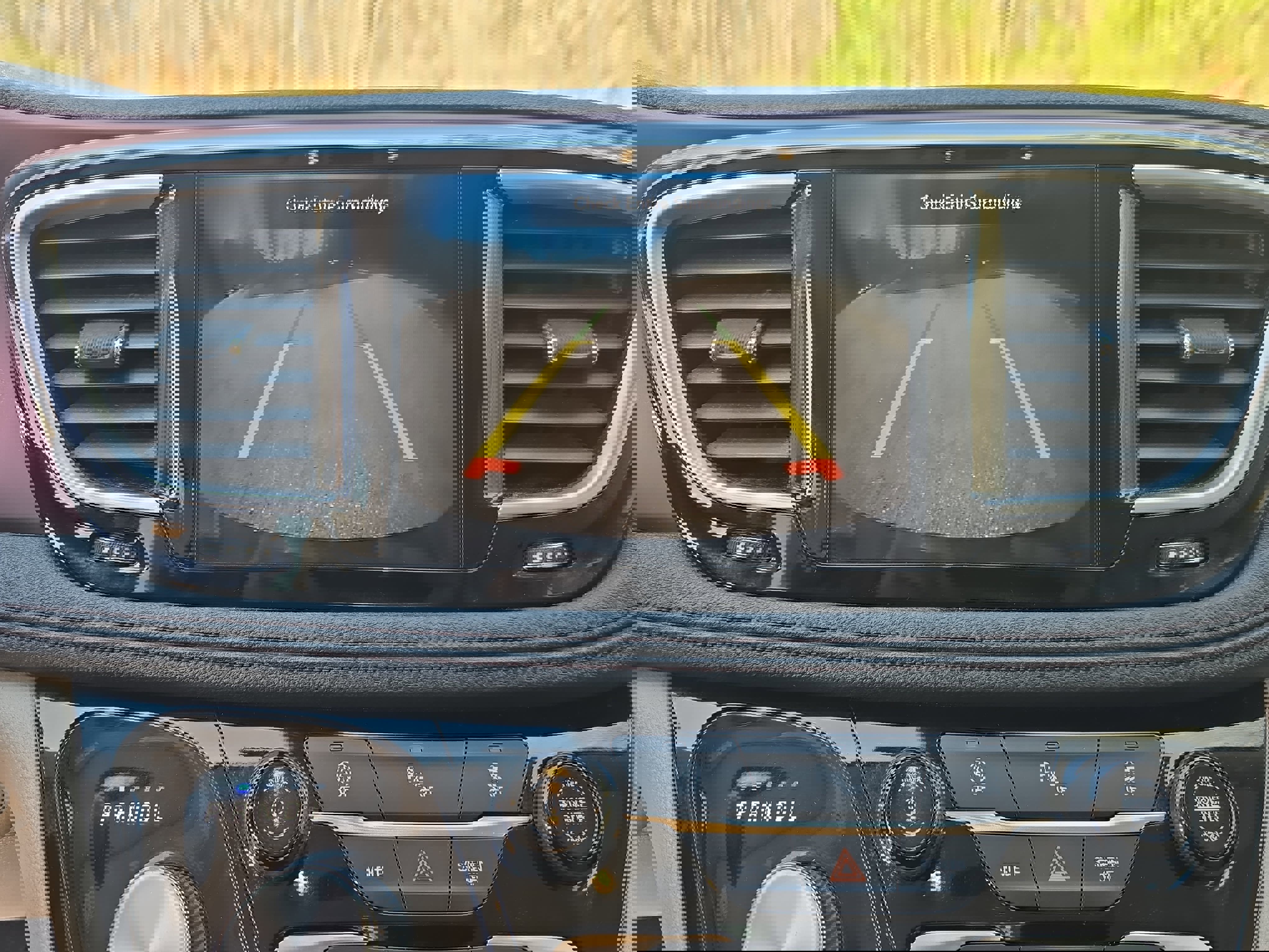 Used 2020 Chrysler Pacifica Limited image 22