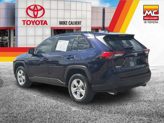 Used 2020 Toyota RAV4 XLE w/ Carpet Mat Package FWD image 3