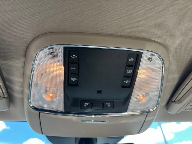 Used 2012 Chrysler 300 Limited RWD image 24