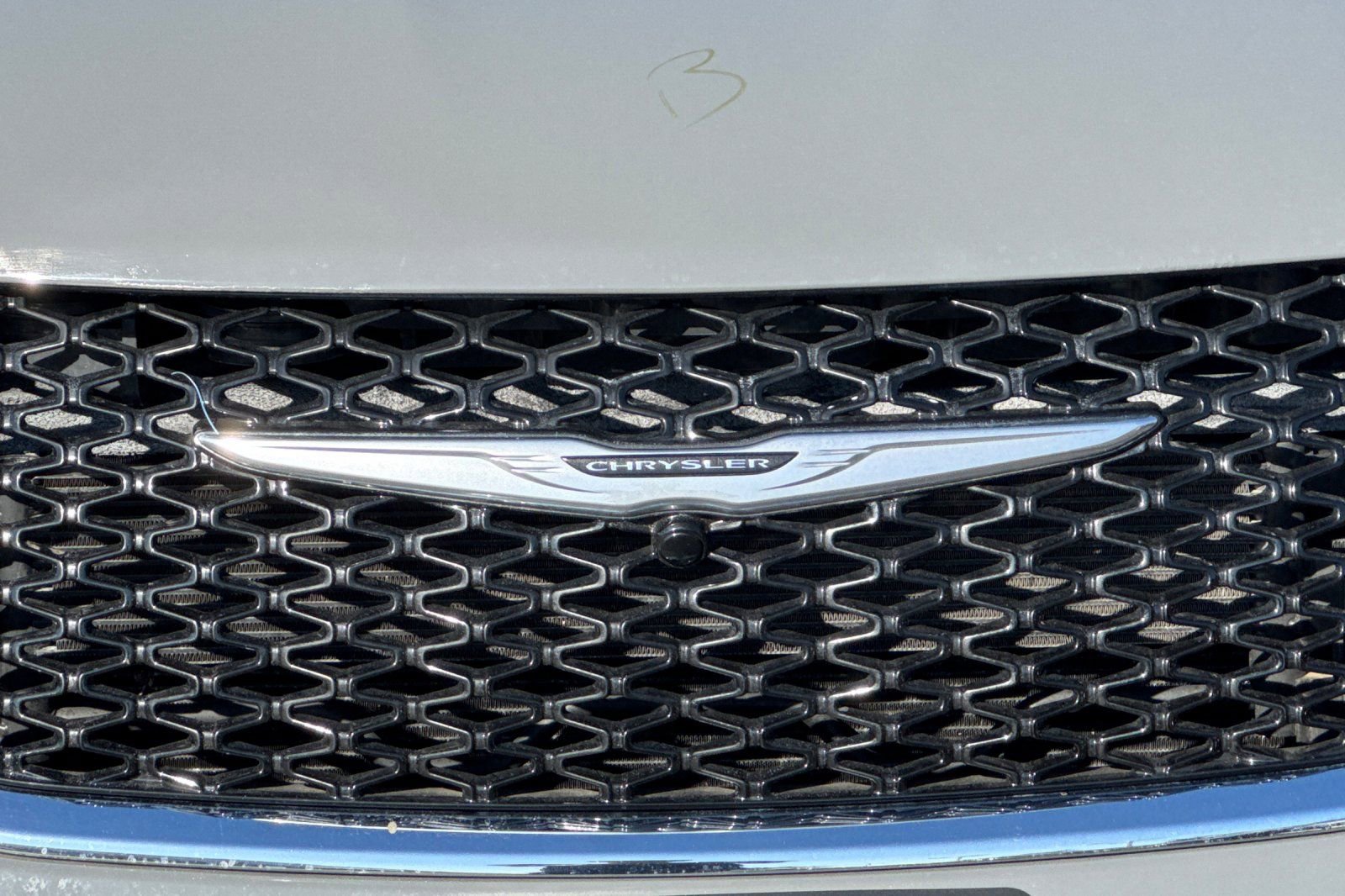 Used 2022 Chrysler Pacifica Touring-L image 43