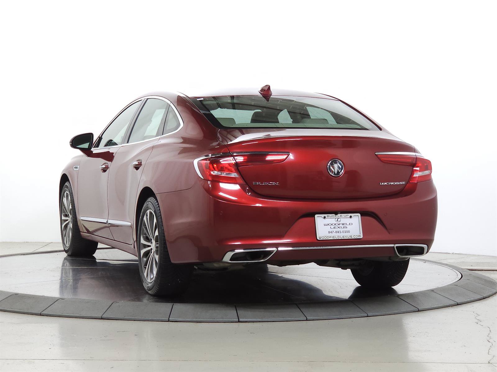 Used 2018 Buick LaCrosse Essence w/ Sun and Shade Package FWD image 5