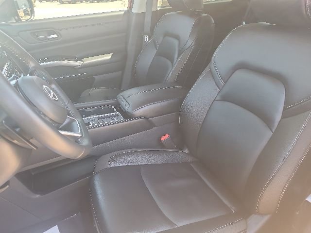 Used 2025 Nissan Pathfinder SL FWD image 21