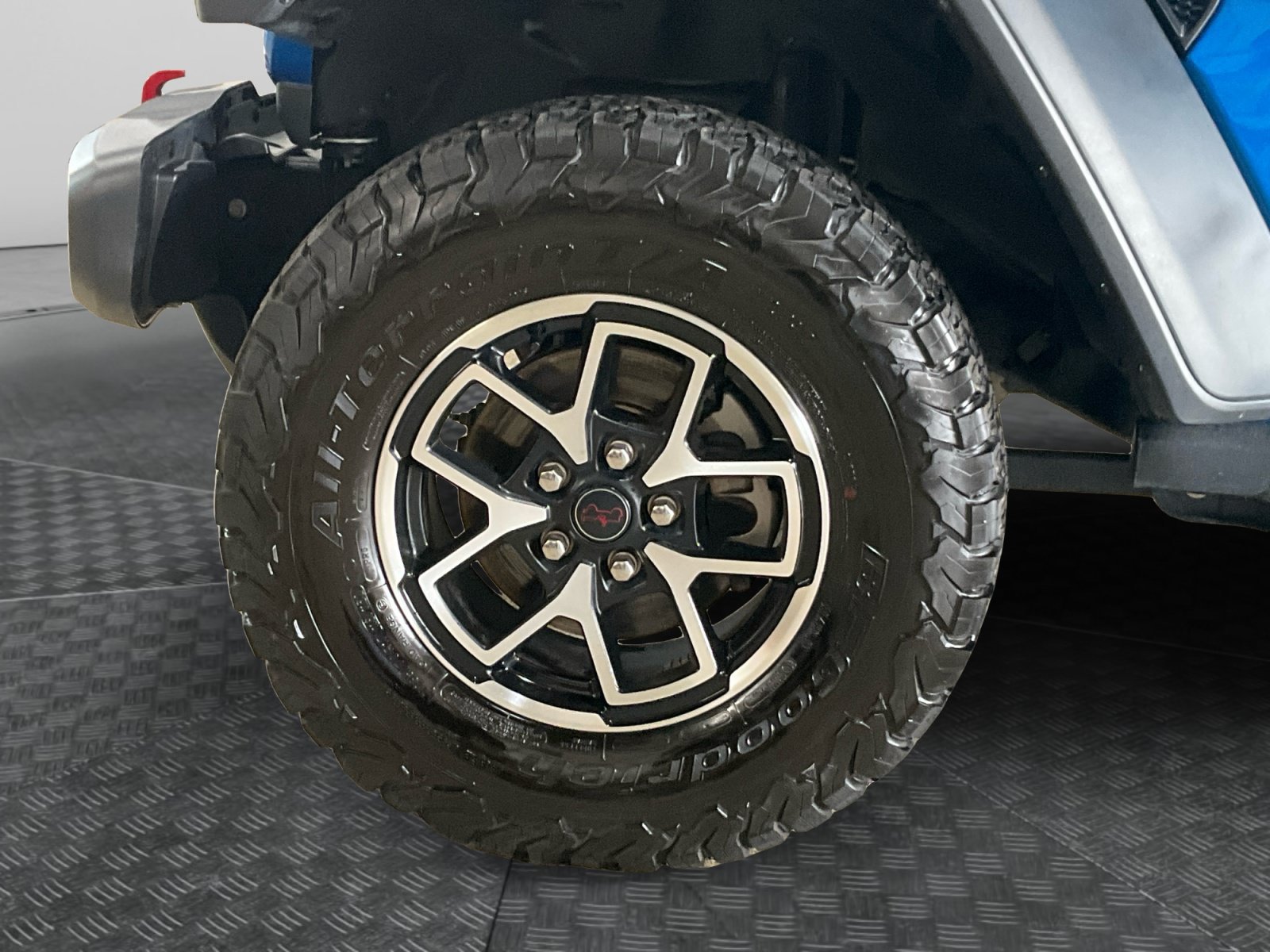 Used 2025 Jeep Wrangler Unlimited Rubicon w/ Convenience Group AWD/4WD image 16