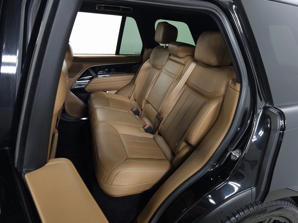Used 2023 Land Rover Range Rover SE image 41