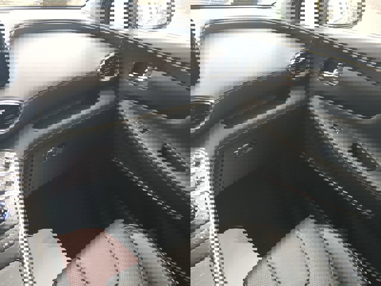 Certified 2021 Hyundai Santa Fe Limited w/ Cargo Package image 15