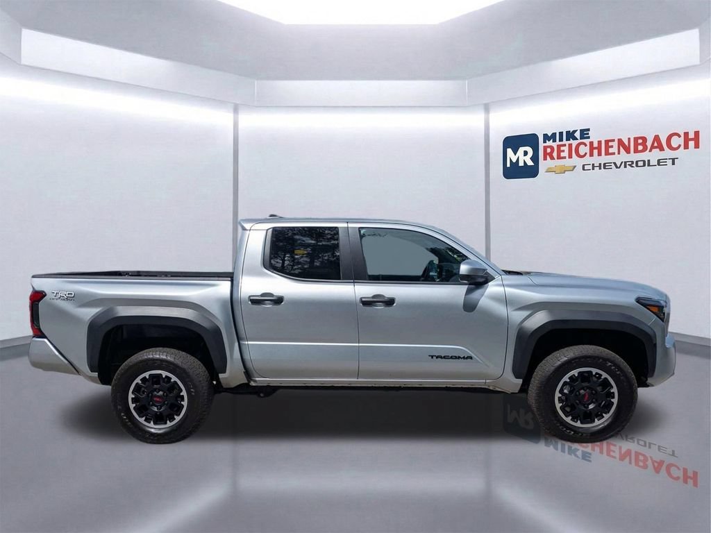 Used 2024 Toyota Tacoma TRD Off-Road AWD/4WD video 3