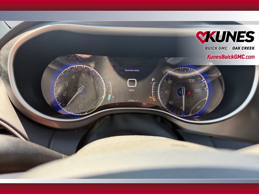 Used 2024 Chrysler Pacifica Touring-L FWD image 14