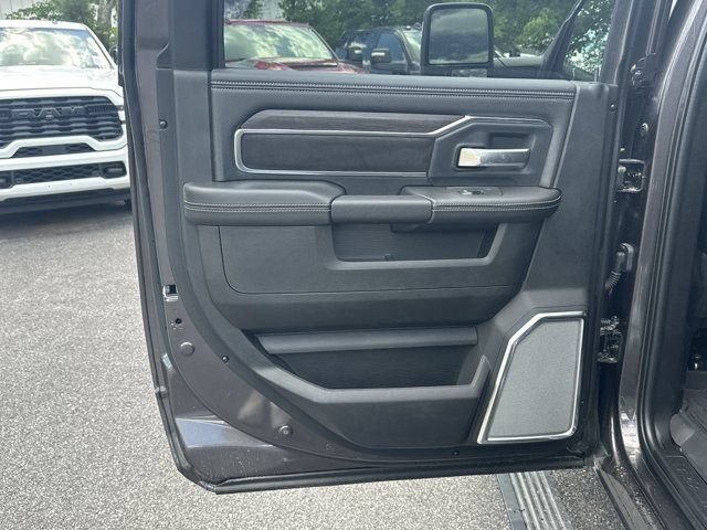 New 2026 RAM 3500 Laramie AWD/4WD image 21