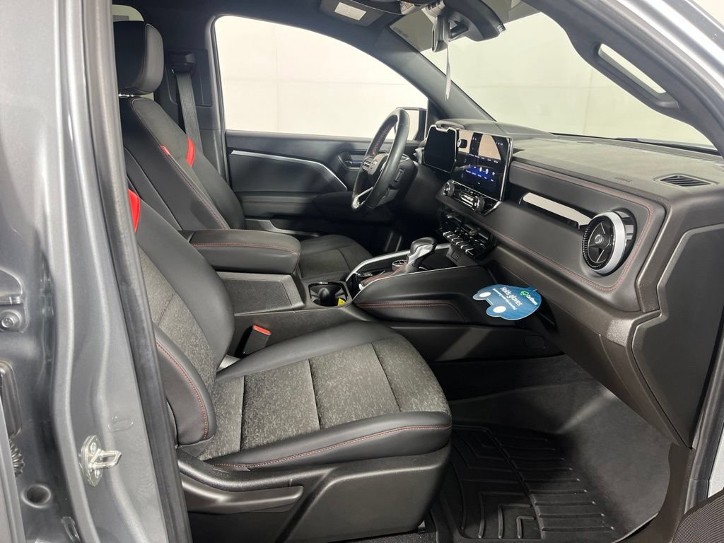 Certified 2023 Chevrolet Colorado Z71 w/ Z71 Convenience Package 2 AWD/4WD image 5