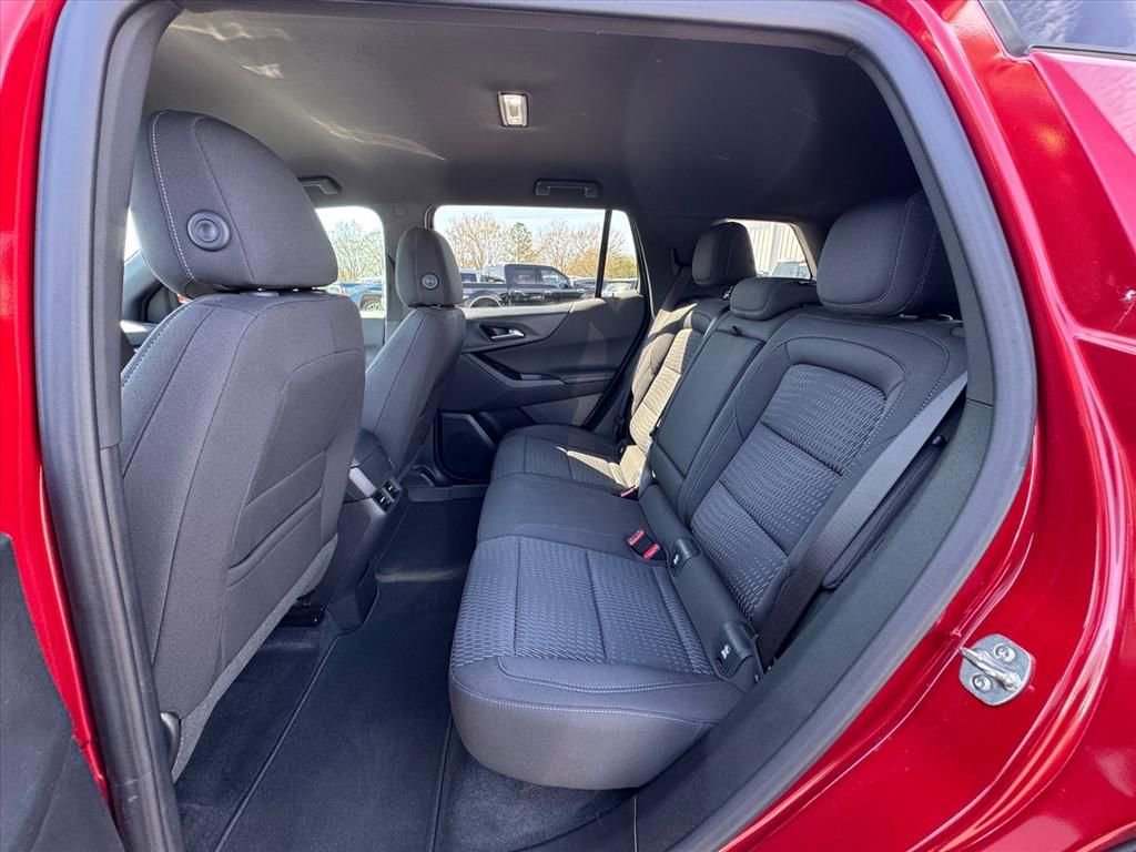 Used 2025 Chevrolet Equinox LT image 11