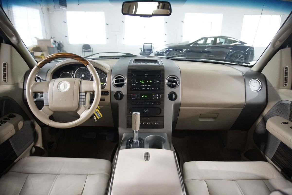 Used 2007 Lincoln Mark LT 4x4 image 10