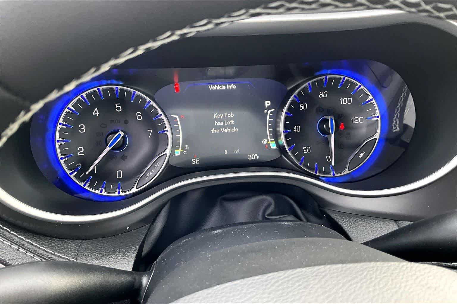 New 2026 Chrysler Pacifica Select AWD/4WD image 18