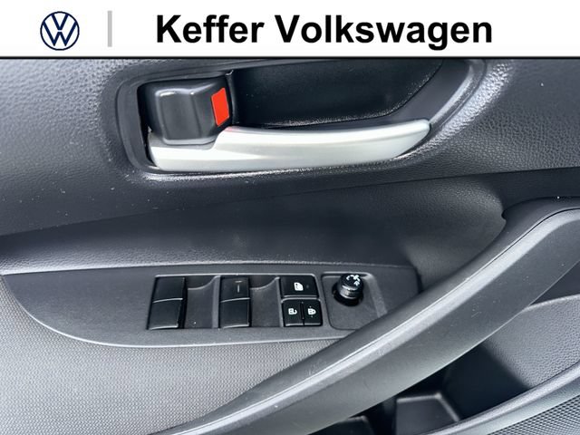 Used 2020 Toyota Corolla LE FWD image 15