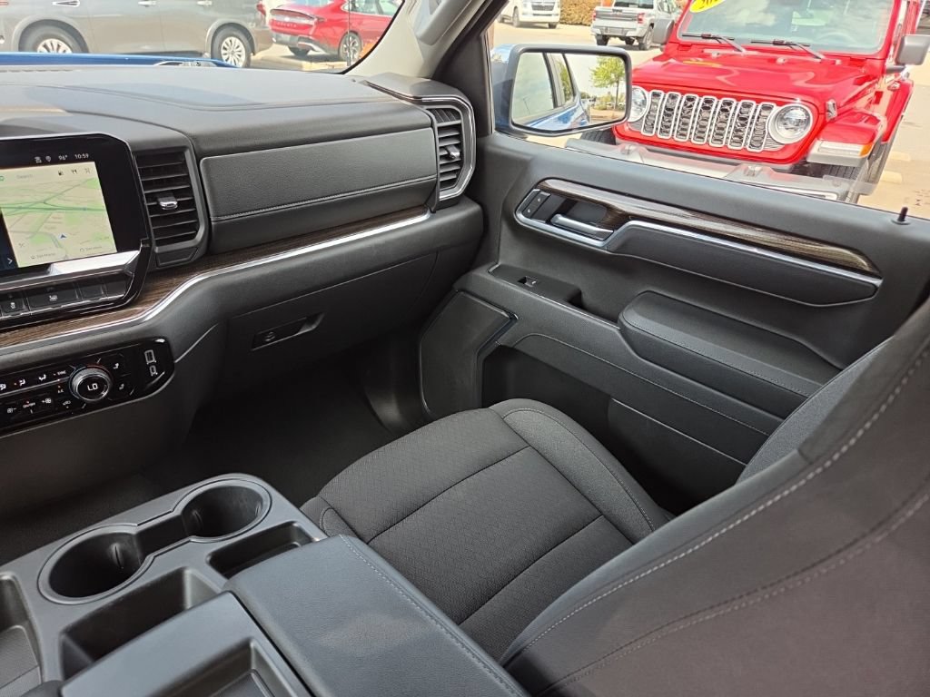Used 2025 Chevrolet Silverado 1500 LT RWD image 33