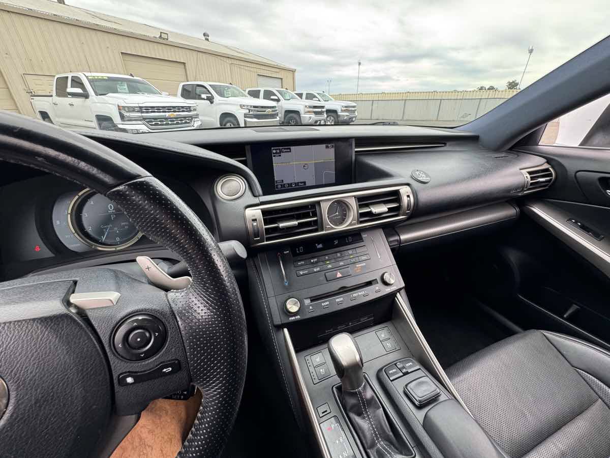 Used 2016 Lexus IS 200t w/ F Sport Package RWD image 27