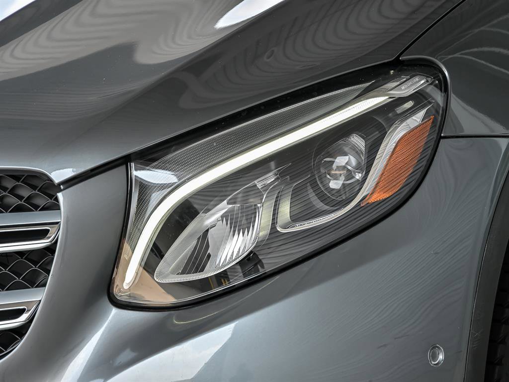 Used 2019 Mercedes-Benz GLC 300 4MATIC image 5