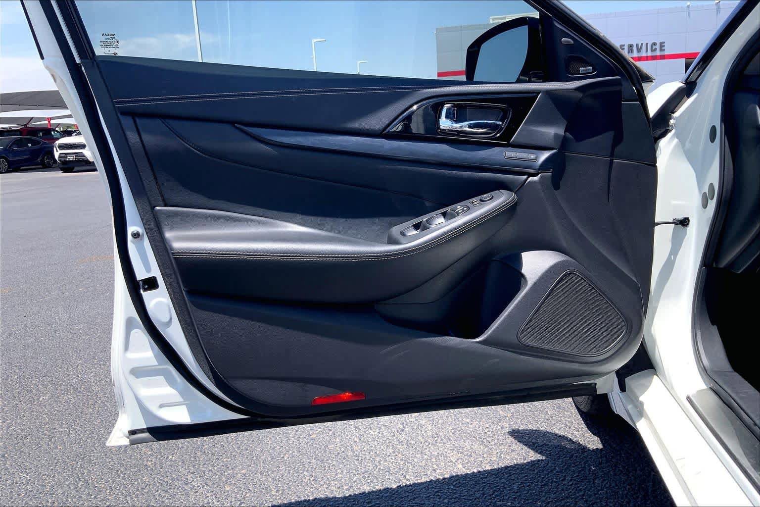 Used 2023 Nissan Maxima Platinum w/ Sport Mat Group FWD image 22