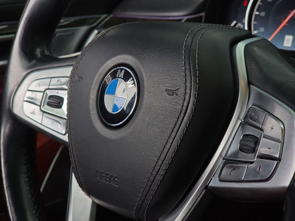 Used 2016 BMW 750i RWD image 41