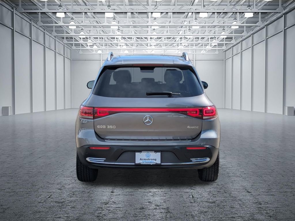 Used 2022 Mercedes-Benz EQB 350 4MATIC image 4