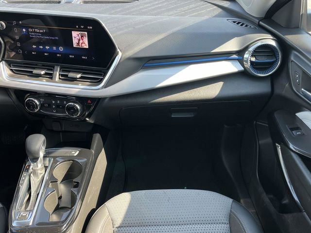 Used 2024 Chevrolet Trax LT FWD image 18