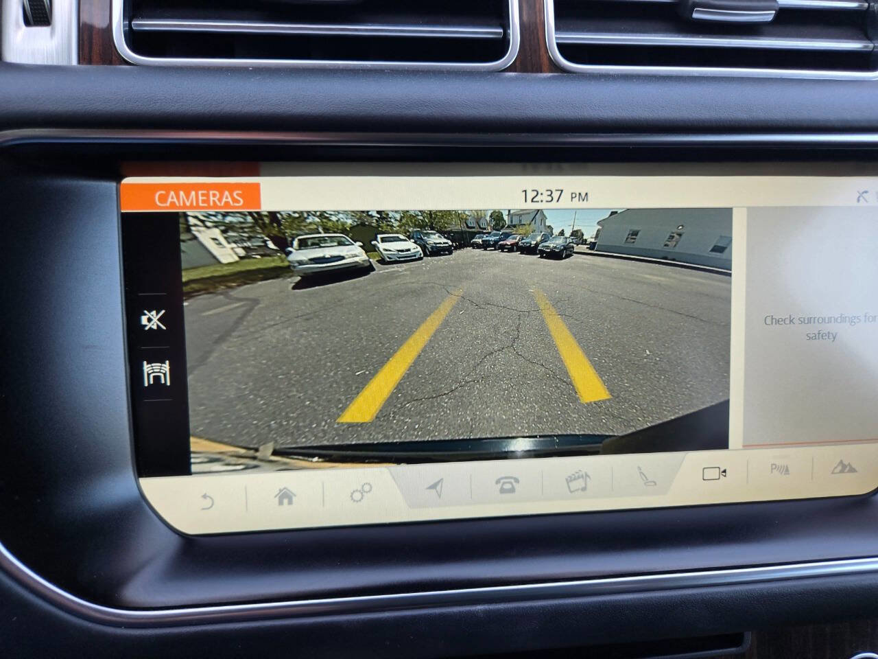 Used 2017 Land Rover Range Rover HSE image 22