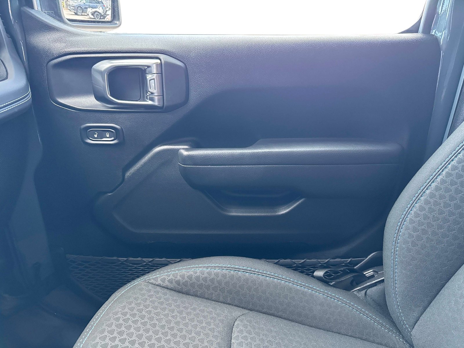 Used 2025 Jeep Wrangler Unlimited Rubicon 4xe image 22