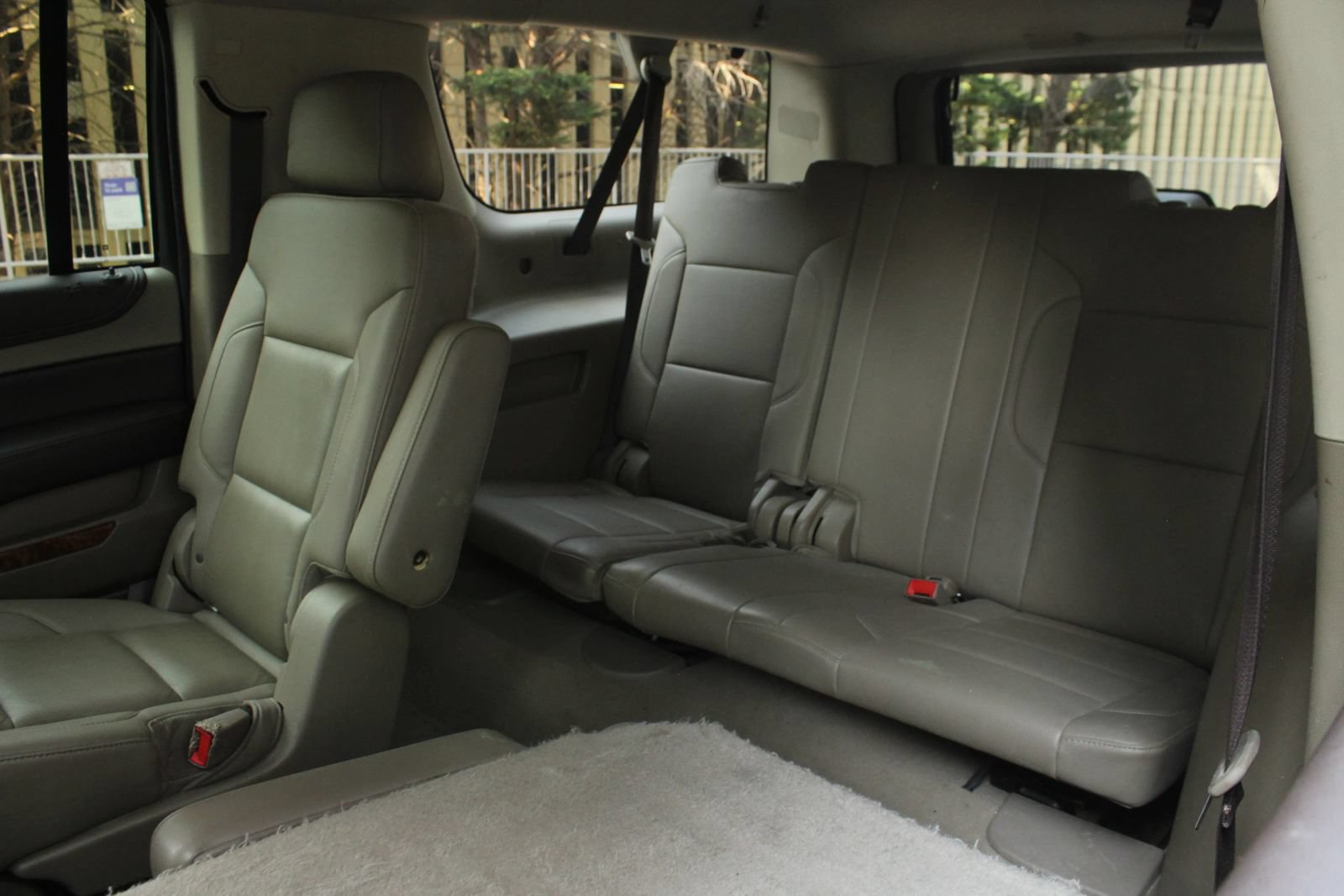 Used 2019 Chevrolet Suburban Premier AWD/4WD image 18