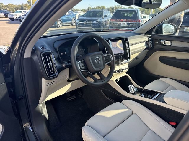 New 2026 Volvo XC40 B5 Ultra w/ Climate Package image 10